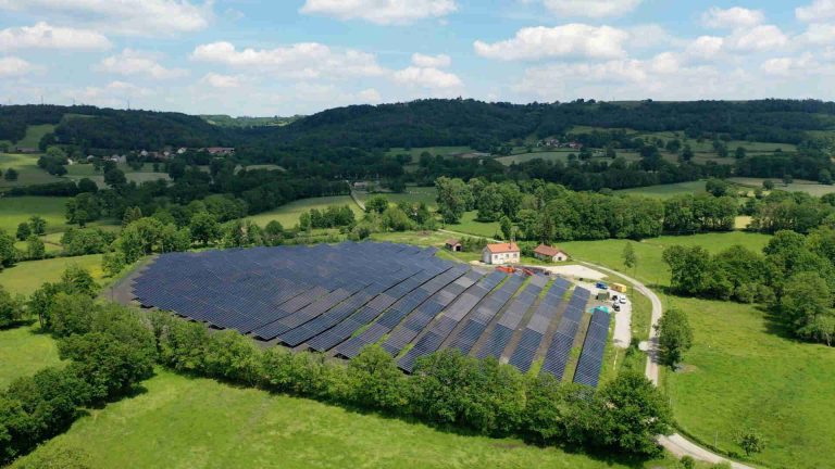 Selection-EnR 2021 - Champ de production solaire à St Médard la Rochette (23) : Une télégestion pour une centrale au sol de 3 MWc dans la Creuse