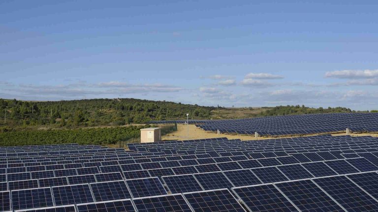 Selection-EnR 2010 - Champ de production solaire à Talairan (11) : Une télégestion pour une centrale au sol de 1,8 MW dans l’Aude